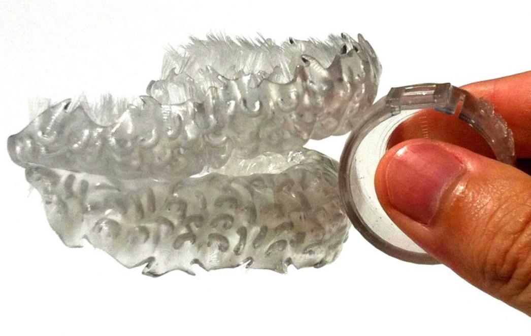 SAMO JE ZAGRIZITE KAO JABUKU: 3D printana četkica u samo šest sekundi čisti zube!