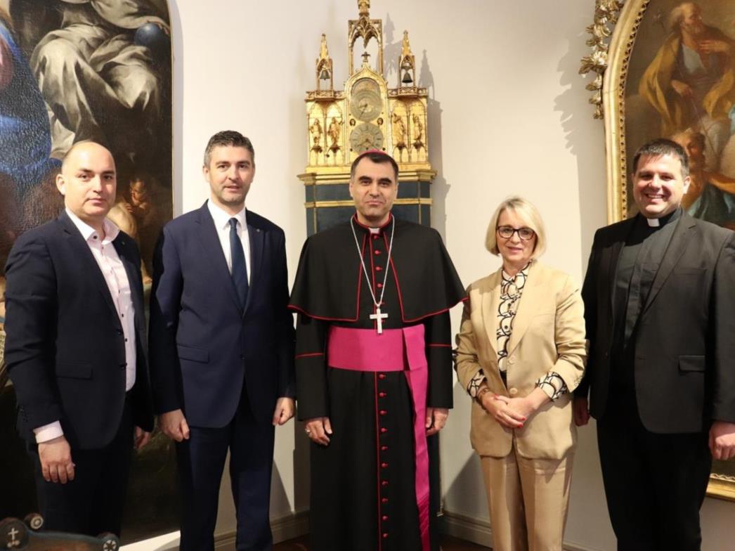 Gradonačelnik kod biskupa uoči Uskrsa
