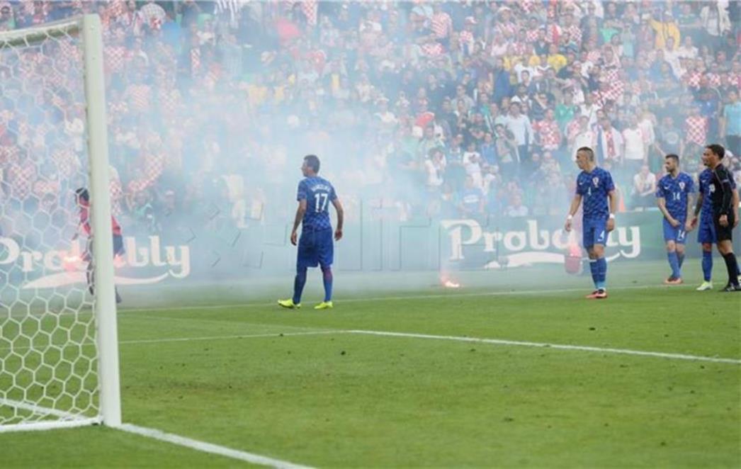 STIGLA OŠTRA ODLUKA O KAZNI: HNS mora platiti 100 tisuća eura zbog  huliganskih ispada