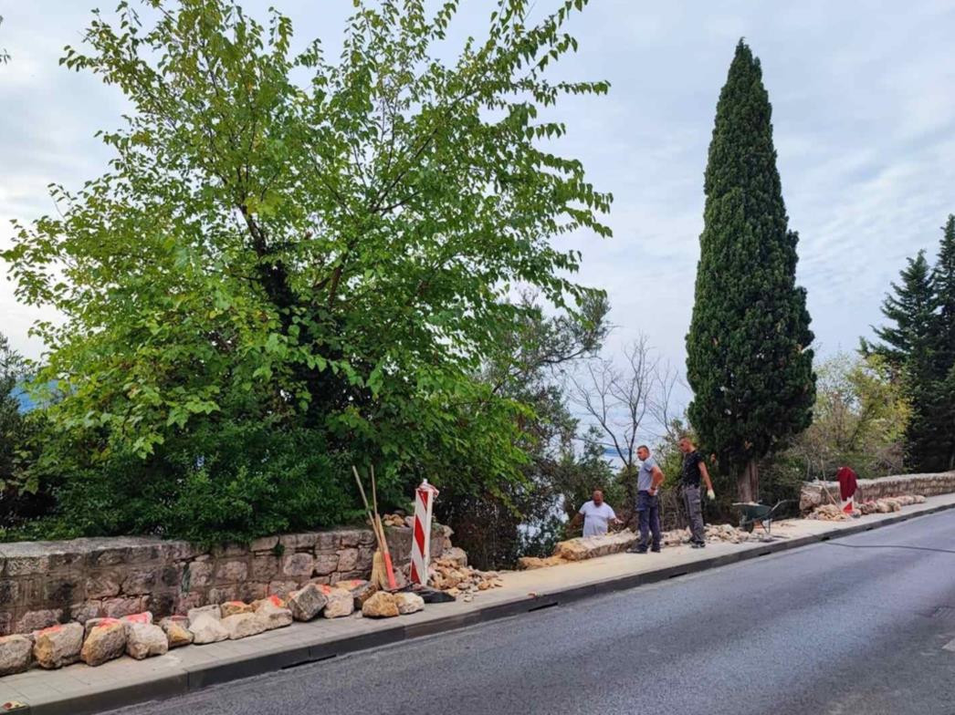 Zbog sanacije kamenog zida u noći utorka onemogućen promet dijelom Ulice Frana Supila