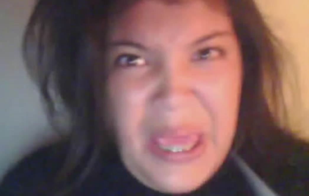   Kihnula je otvorenih očiju i proslavila se