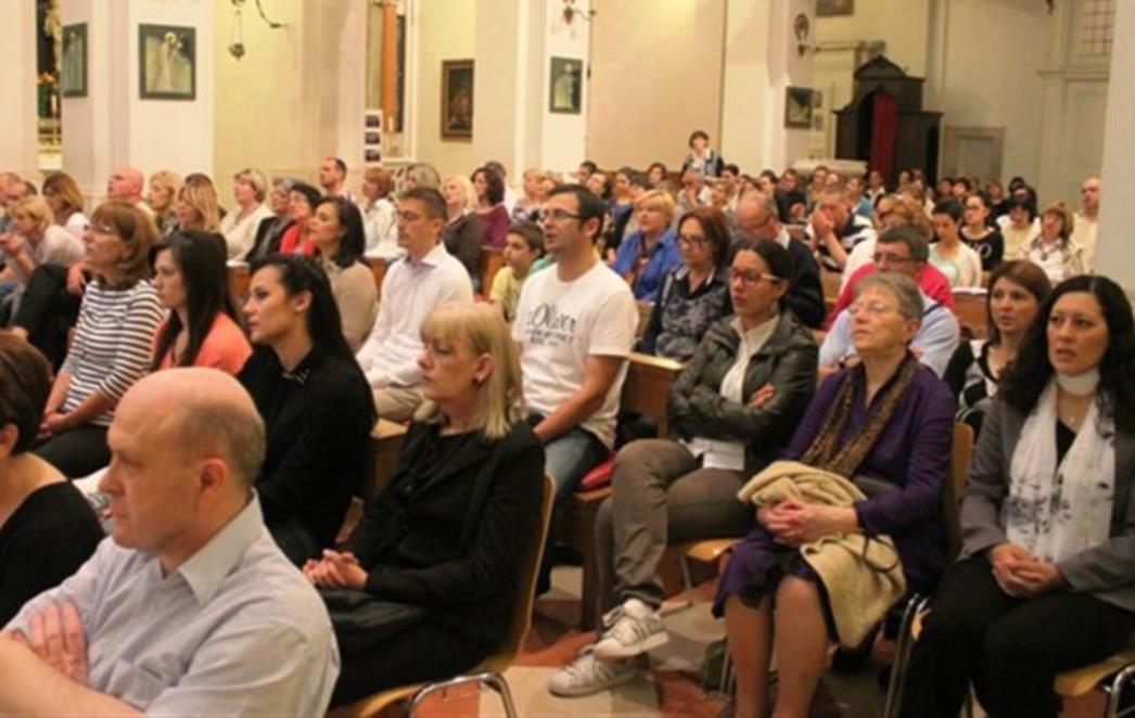 Velik broj Dubrovčana okupio se na bdijenju uoči Duhova u katedrali (FOTOGALERIJA)