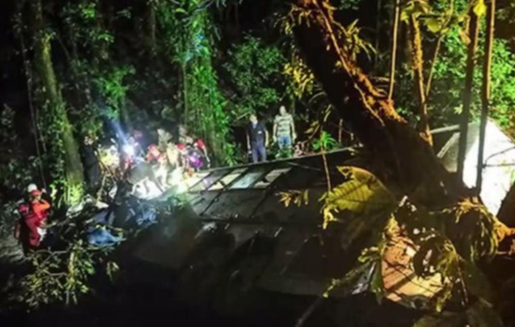 Autobus završio u provaliji i odnio 21 život