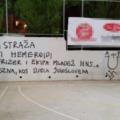 Sramotni grafiti upućeni  dubrovačkim HNS-ovcima na  igralištu u Mokošici