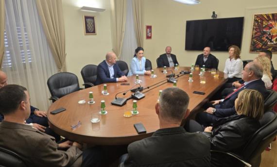 Župan Pezo primio dobrovoljne darivatelje krvi