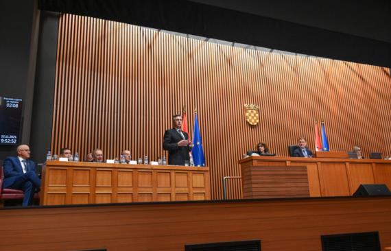 Vlada ne provodi povijesni revizionizam, već smiruje tenzije